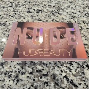 Huda Beauty New Nude Eyeshadow Palette - NEW